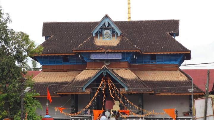 Aranmula Sree Parthasarathy Temple at Pathanamthitta 