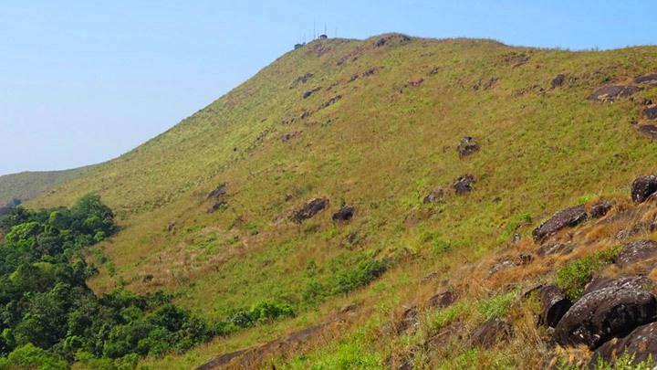 Kannadipara - the highest peak in Ilaveezhapoonchira in Kottayam 