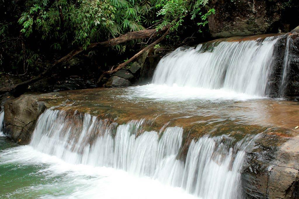 Vazhvanthol Falls | Ponmudi