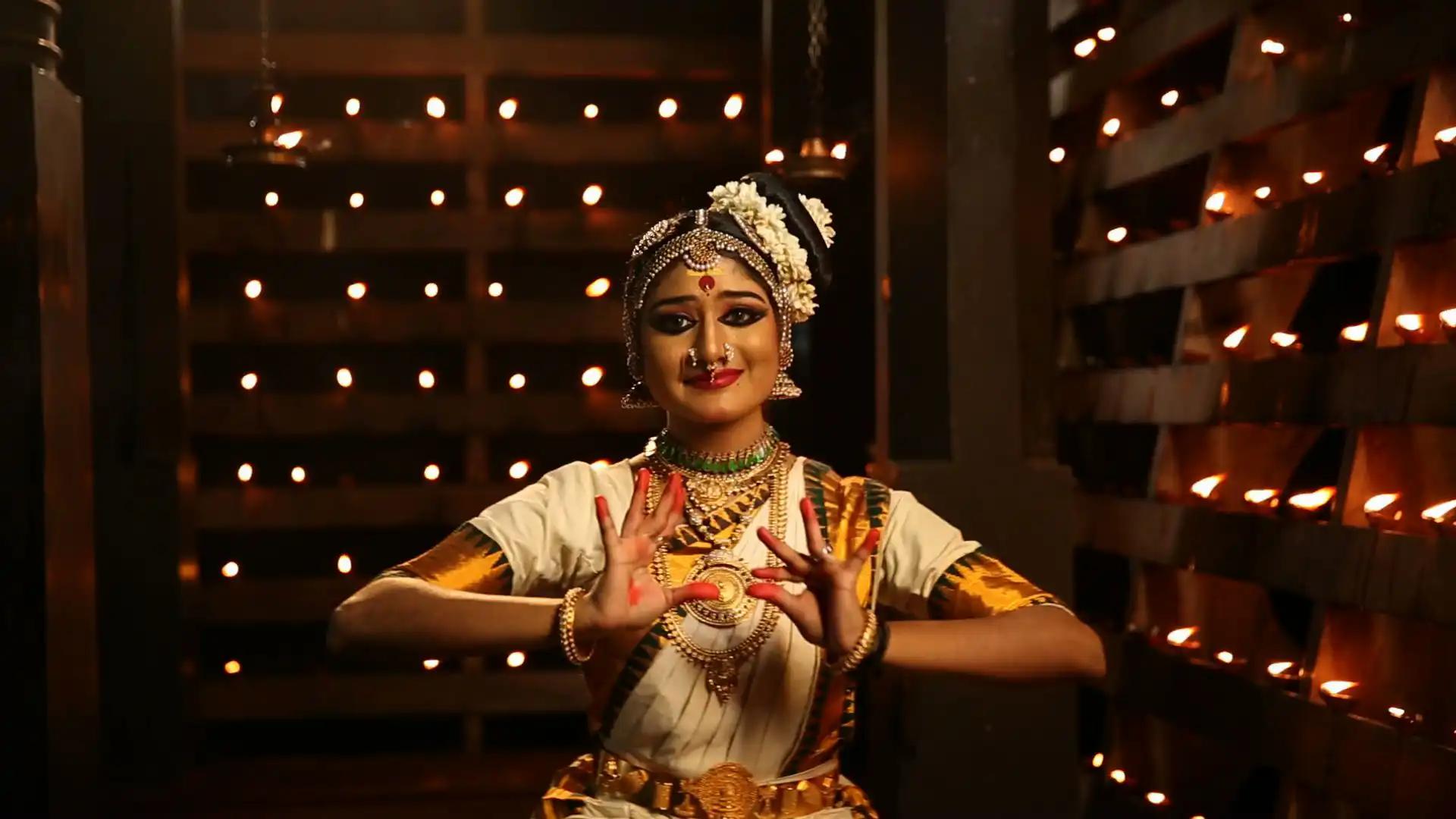 Mohiniyattam