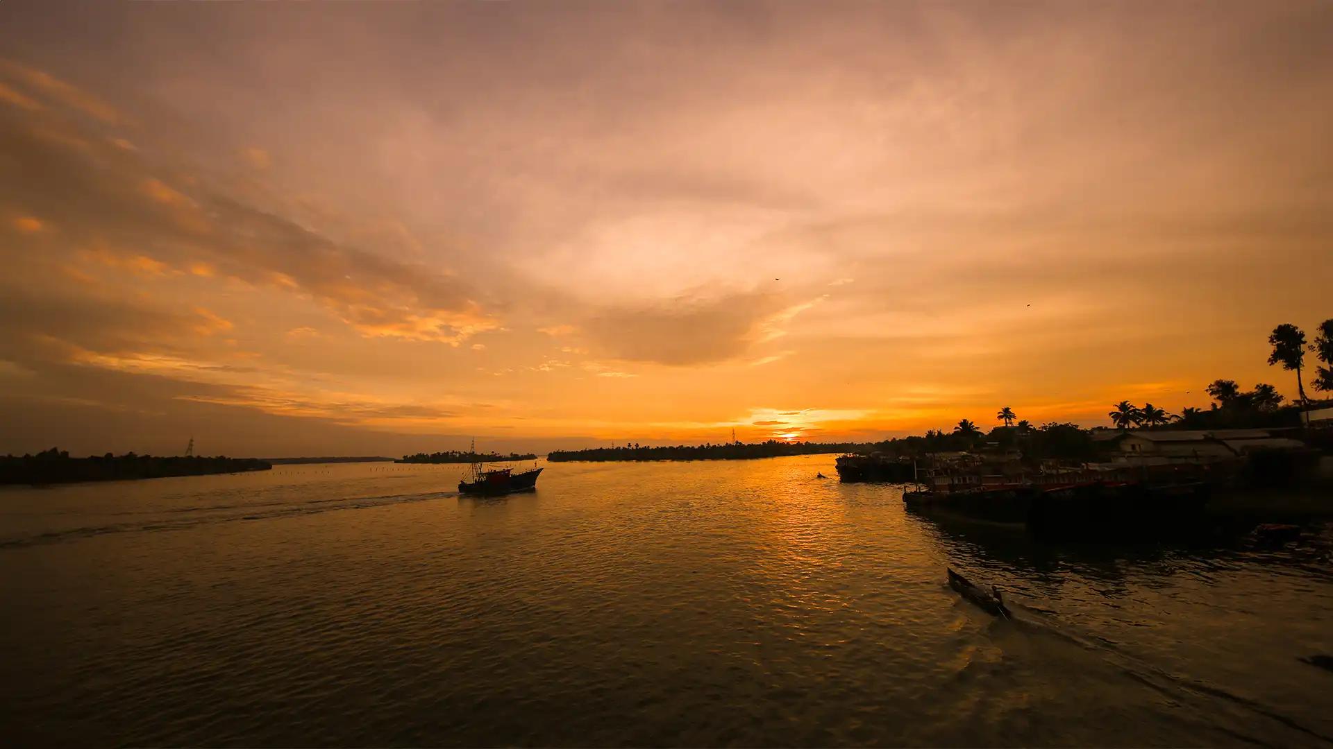 Neendakara Neendakara