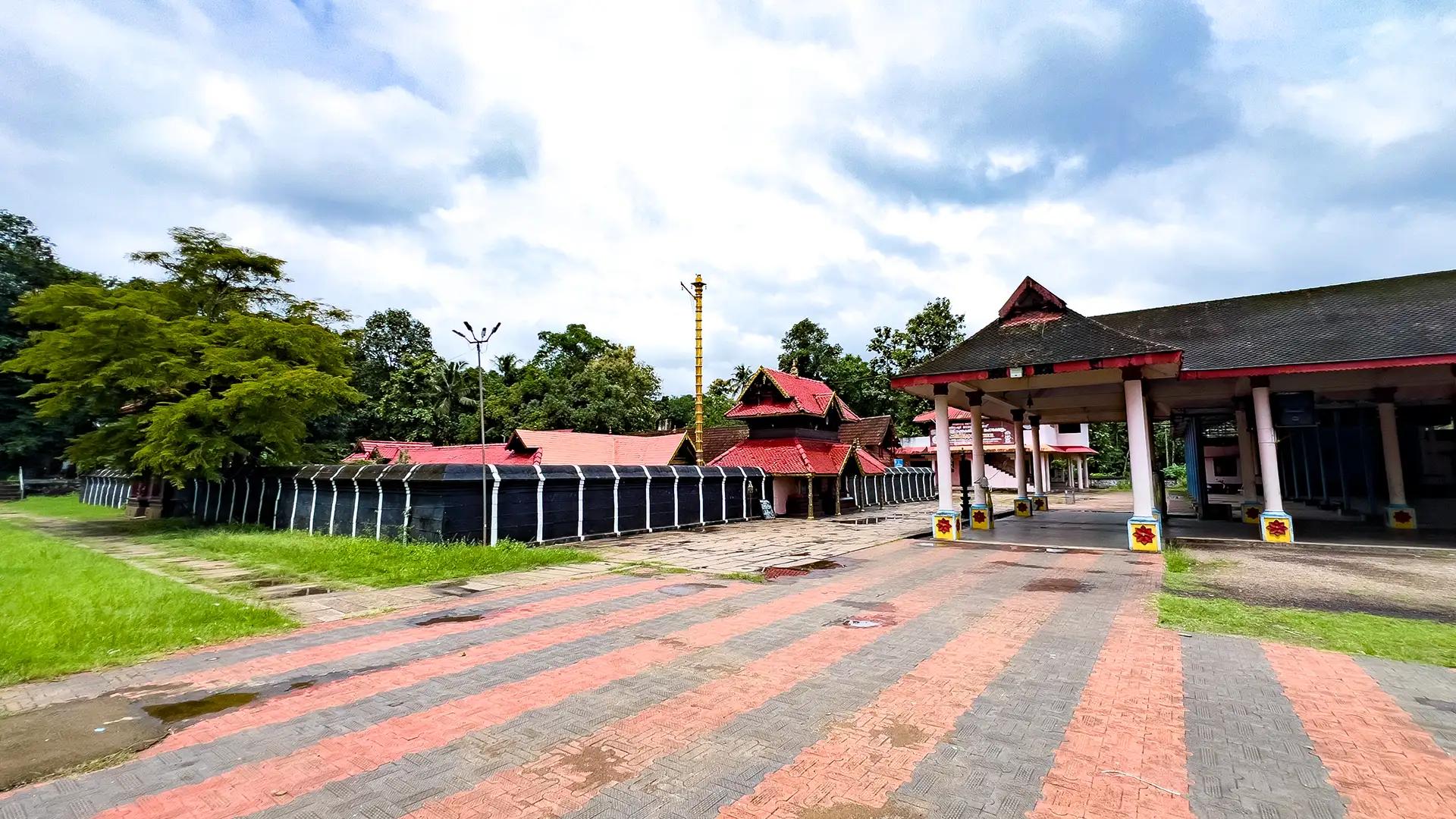 Rakthakanta Swamy Temple at Omallur