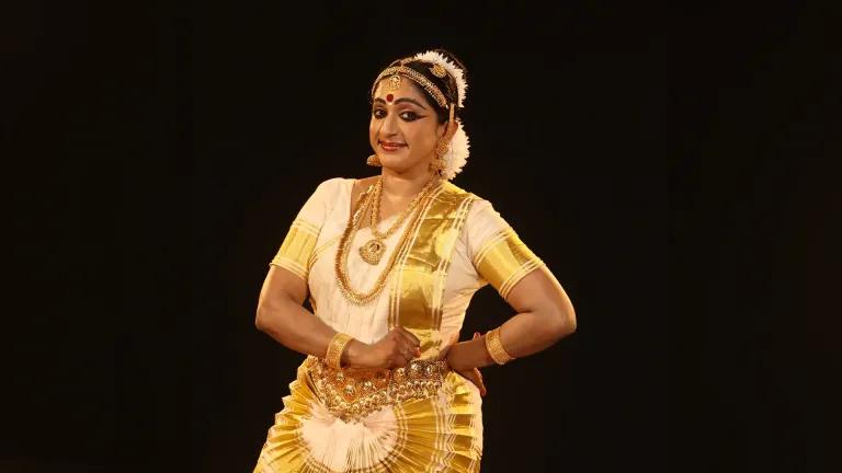 Mohiniyattam