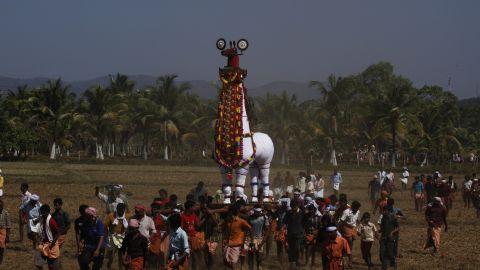 Machattu Mamangam - 3