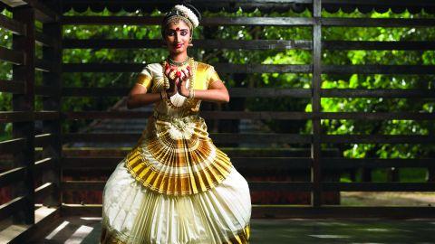 Mohiniyattam