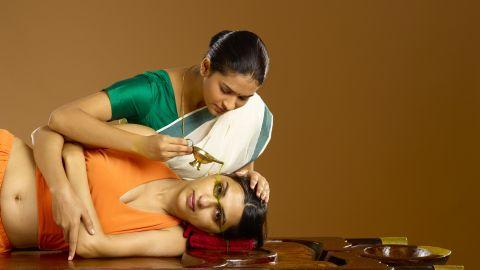 Netradhara: Ayurveda therapy (Female)