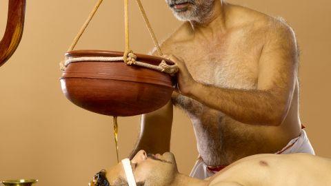 Shirodhara - Ayurveda Therapy - 1