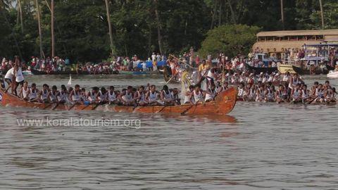 Racing of snake boats, Nehru Trophy Boat Race