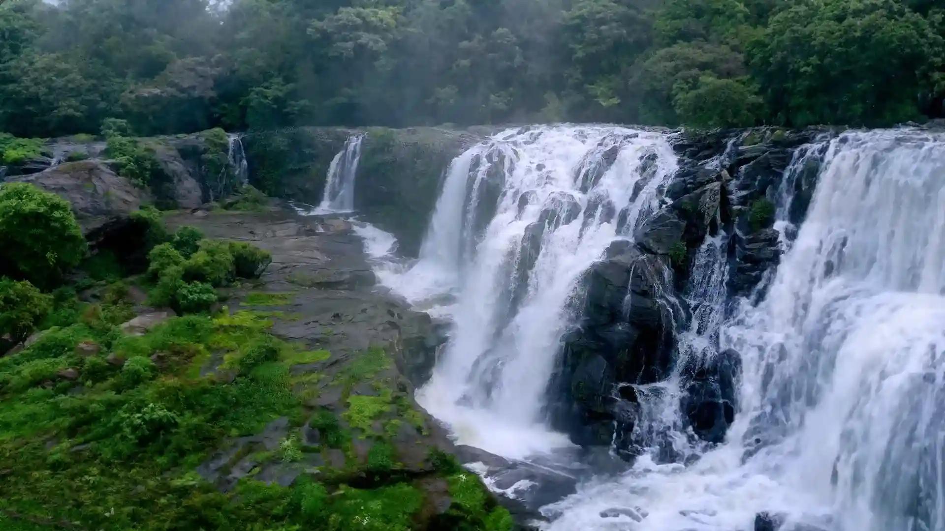 Enticing Thoovanam Enticing Thoovanam