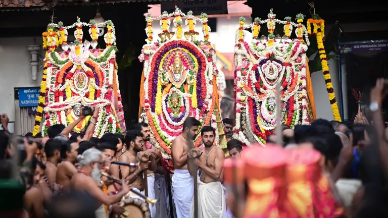 Alpashi Utsavam