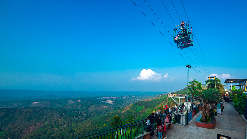 Mini Ooty Glass Bridge – A Thrilling Experience Amidst Arimbra Hills