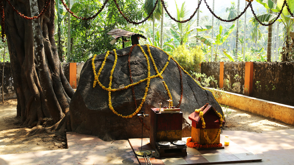 Nattikkallu at Puralimala Temple