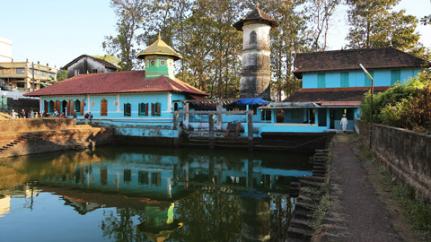 Kakkulangara Mosque, Valapattanam