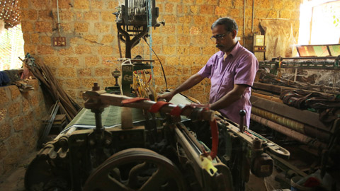 Power looms at Pookode Handloom Village