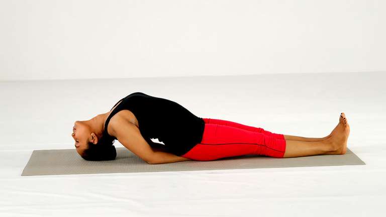 Lying Spinal Twist - Exercise How-to - Skimble Workout Trainer